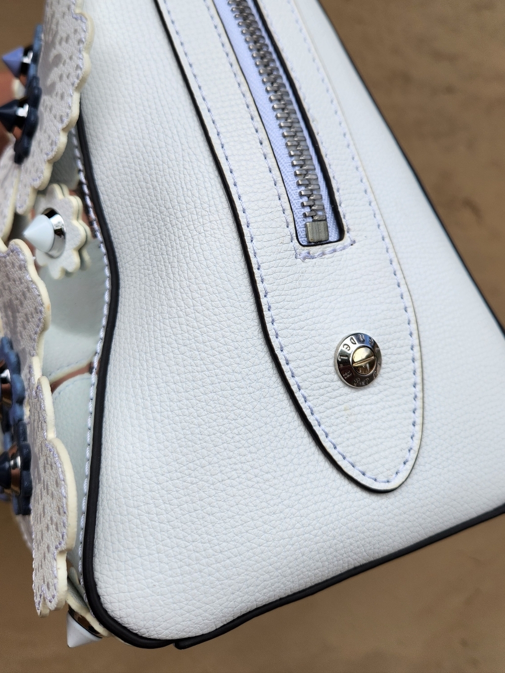 Rare Henri Bendel White Floral Appliqué Satchel - Limited Edition - Picture 12 of 13